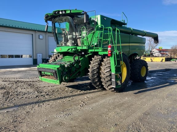 Main image John Deere S770