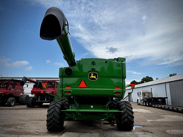Image of John Deere S770 equipment image 4