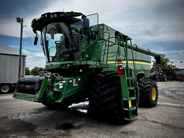 Image of John Deere S770 equipment image 1