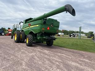 Main image John Deere S770 7