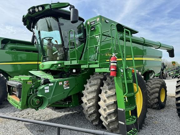 Image of John Deere S770 equipment image 1