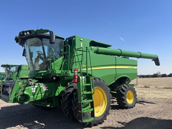 Image of John Deere S770 equipment image 1