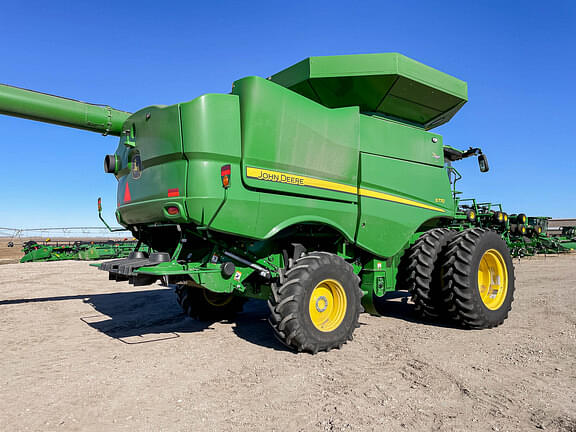 Image of John Deere S770 equipment image 4