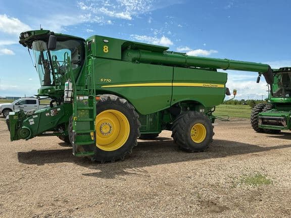 Image of John Deere S770 equipment image 1