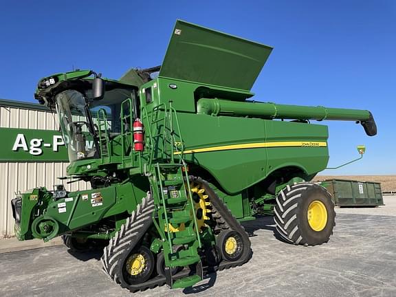 Image of John Deere S770 equipment image 1