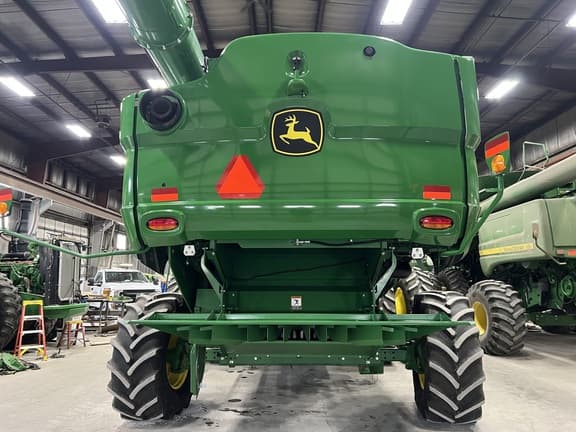 Image of John Deere S770 equipment image 1