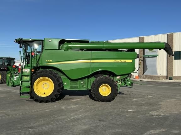 Image of John Deere S770 equipment image 2