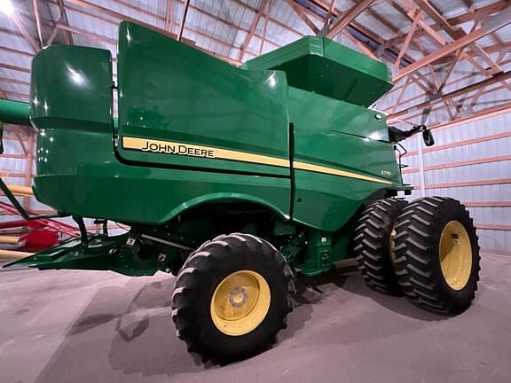 Image of John Deere S770 equipment image 3