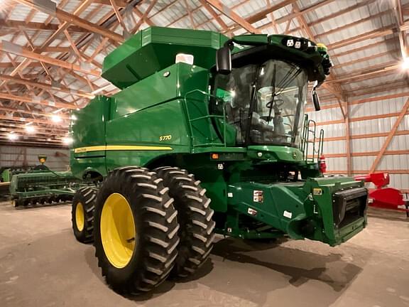 Image of John Deere S770 equipment image 2