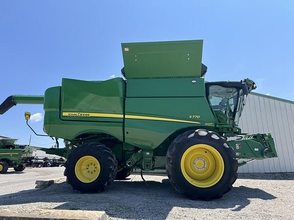 Image of John Deere S770 equipment image 1