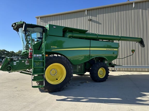 Main image John Deere S770