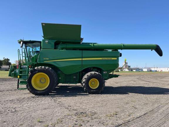 Image of John Deere S770 equipment image 1