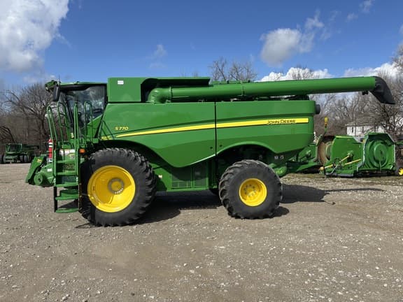 Image of John Deere S770 equipment image 1