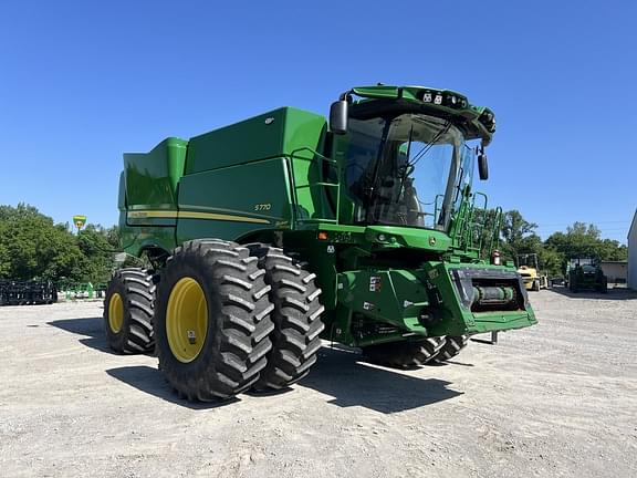 Image of John Deere S770 equipment image 1