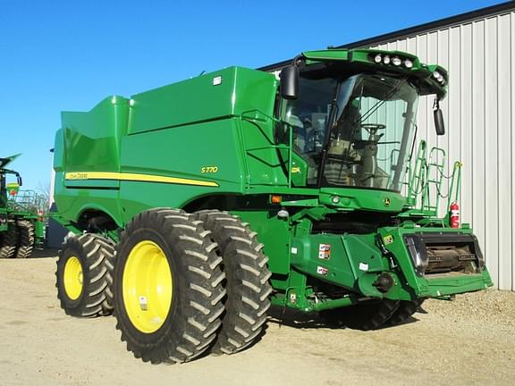 Image of John Deere S770 equipment image 4