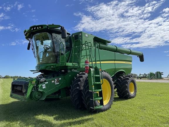 Image of John Deere S770 equipment image 1