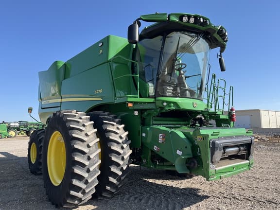 Image of John Deere S770 equipment image 2