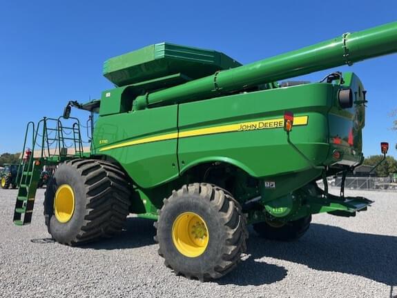 Image of John Deere S770 equipment image 3