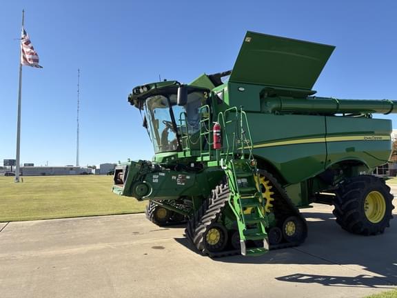 Image of John Deere S770 equipment image 2