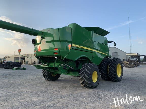 Image of John Deere S770 equipment image 2