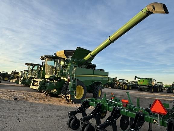 Image of John Deere S770 equipment image 2