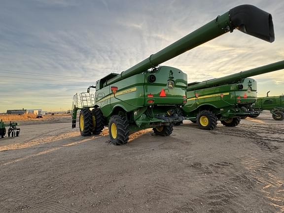 Image of John Deere S770 equipment image 4