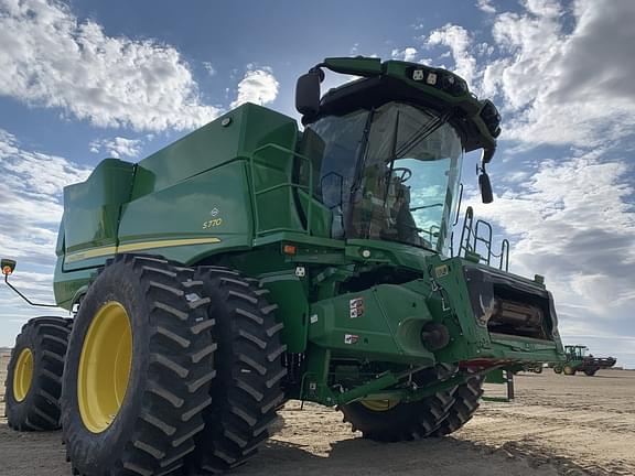 Image of John Deere S770 equipment image 1