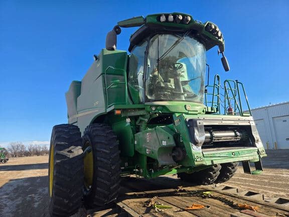 Image of John Deere S770 equipment image 4