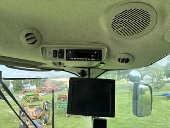 Image of John Deere S770 equipment image 4