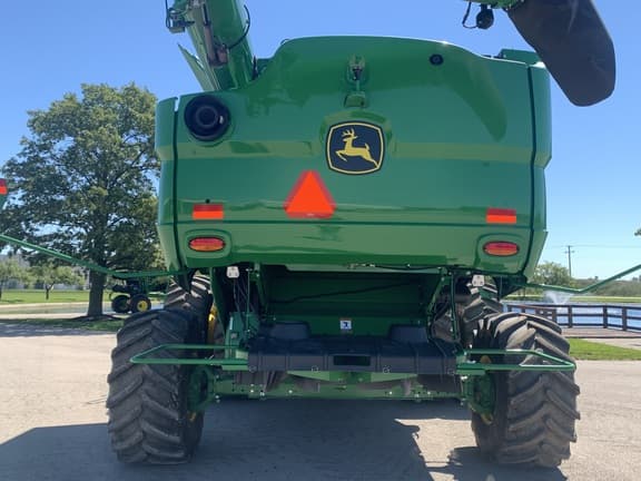 Image of John Deere S770 equipment image 4