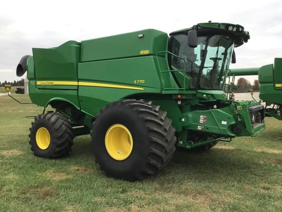 Image of John Deere S770 equipment image 1
