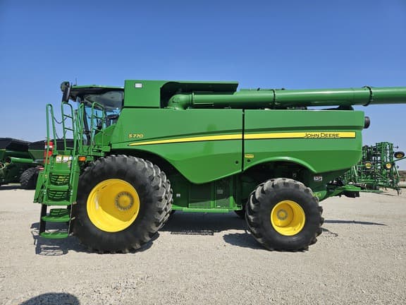 Image of John Deere S770 equipment image 1