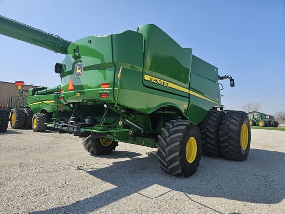 Image of John Deere S770 equipment image 4