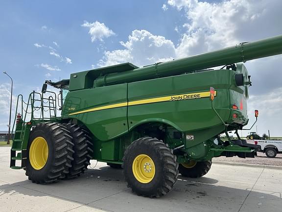 Image of John Deere S770 equipment image 2