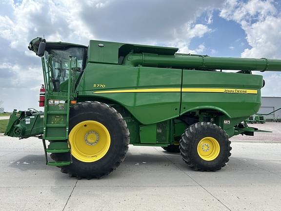 Image of John Deere S770 equipment image 1