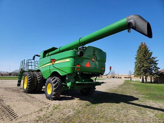 Image of John Deere S770 equipment image 2