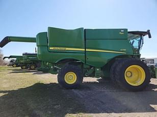 Main image John Deere S770 6