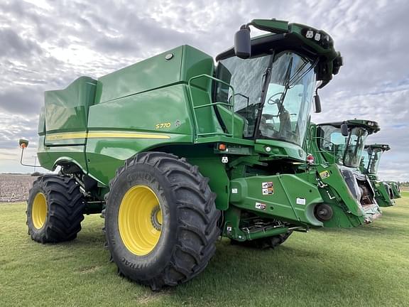 Image of John Deere S770 equipment image 2