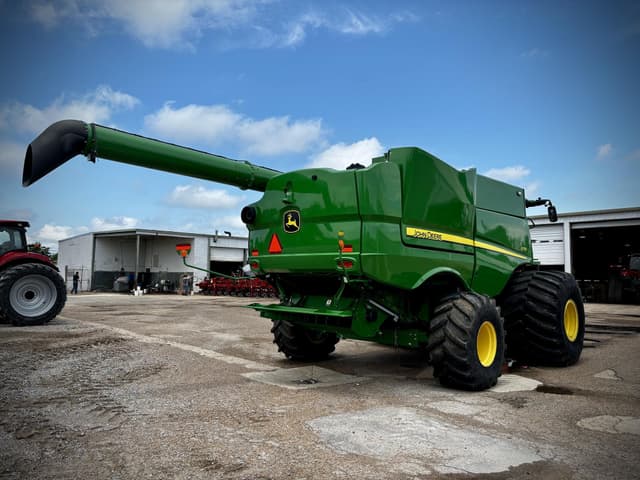 Image of John Deere S770 equipment image 4