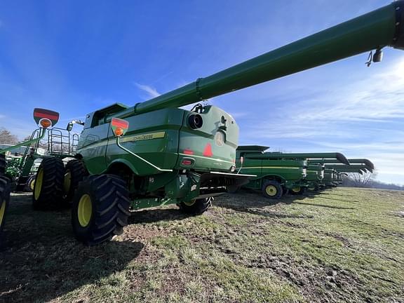 Image of John Deere S770 equipment image 3