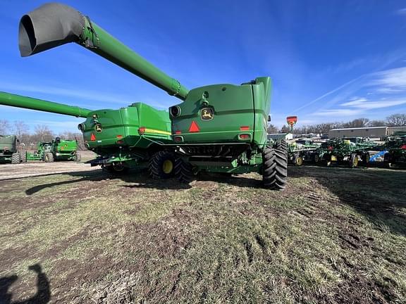 Image of John Deere S770 equipment image 4