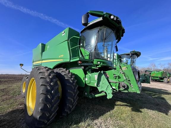 Image of John Deere S770 equipment image 1