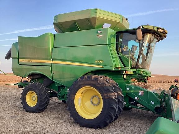 Image of John Deere S770 equipment image 4