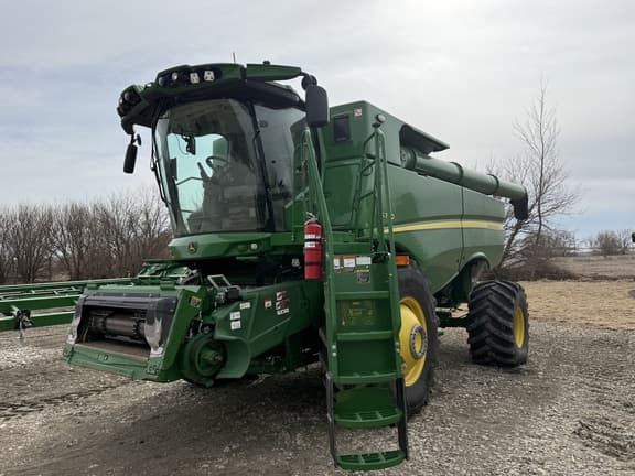 Image of John Deere S770 equipment image 2