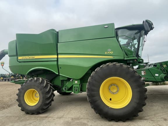 Image of John Deere S770 equipment image 2