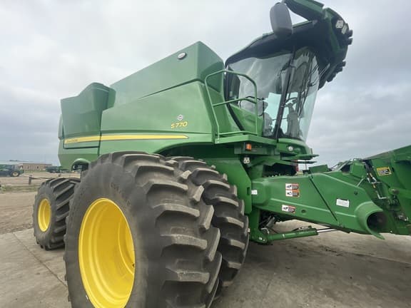 Image of John Deere S770 equipment image 1