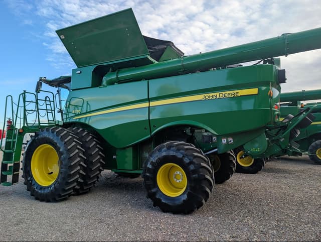 Image of John Deere S770 equipment image 2
