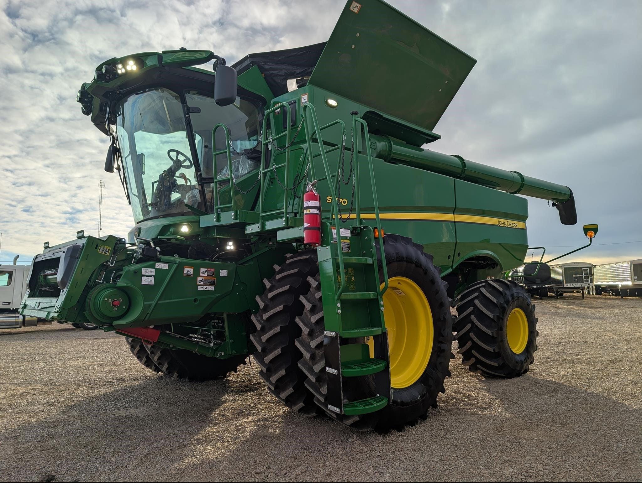 2023 John Deere S770 Equipment Image0