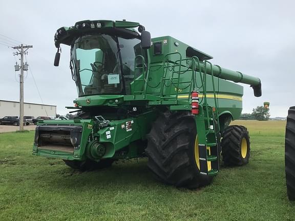 Image of John Deere S770 equipment image 1