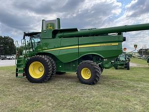 Main image John Deere S770 8